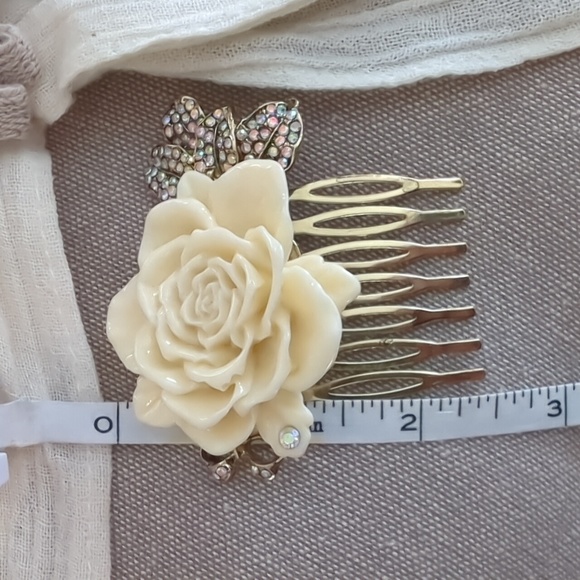 RHINESTONE & ROSE HAIR COMB - Picture 8 of 9